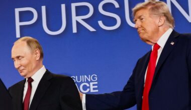 Trumpo administracija sustabdė sankcijas aibei Rusijos bankų