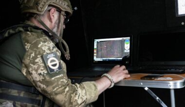 Karas Ukrainoje. NATO žvalgyba: Rusija ruošia kosminį ginklą atakai prieš „Starlink“ - Delfi