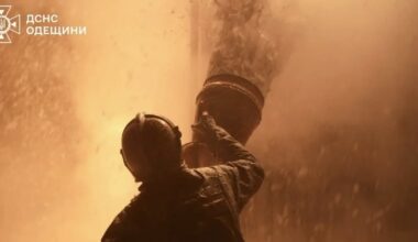 Karas Ukrainoje. Rusija smogė svarbiam Odesos uostui: liepsnojo konteineriai su miltais ir aliejumi