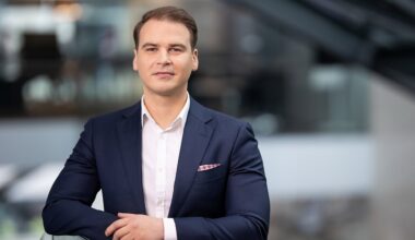 M. Laukevičius. DI euforijos fone atsiranda daugiau skeptikų – Volstritas sektoriaus pakraščiuose žvalgosi pervertintų bendrovių