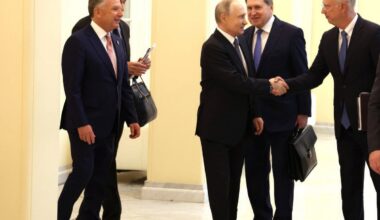 Karas Ukrainoje. Šiandien Putinas surengs spaudos konferenciją - Delfi