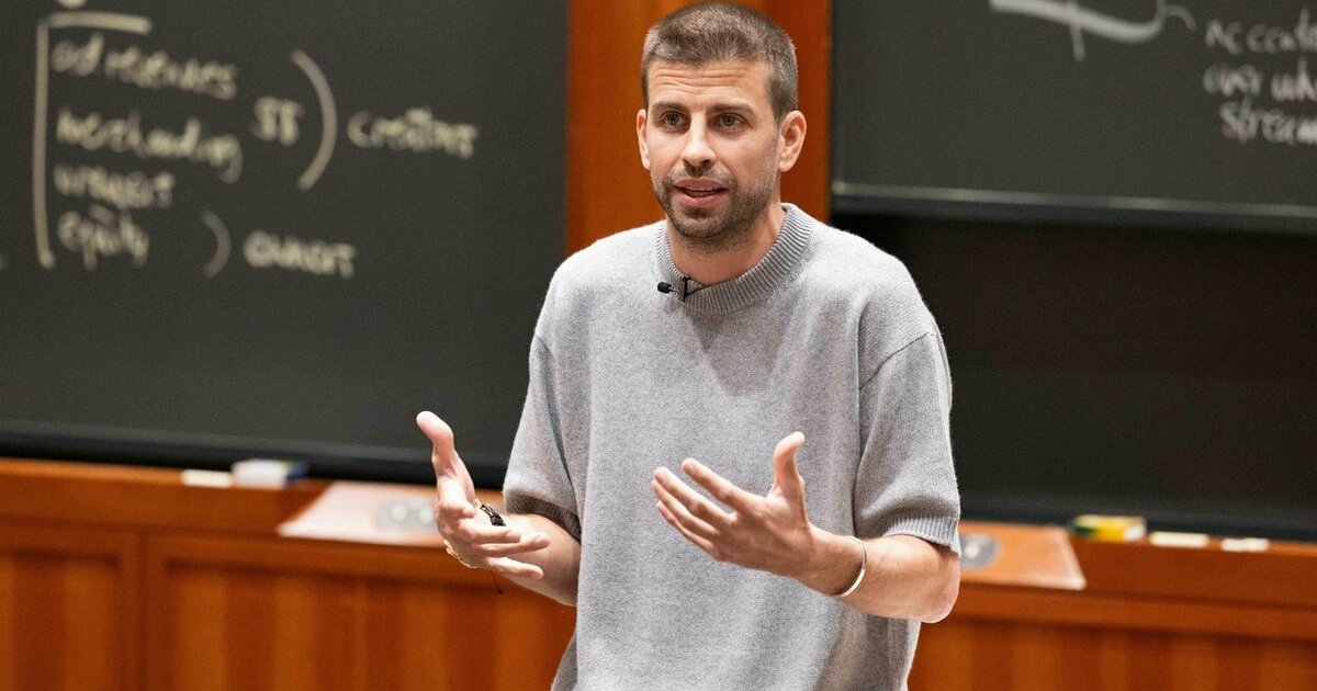 Gerardas Pique uždirbo baudą savo vadovaujamai komandai