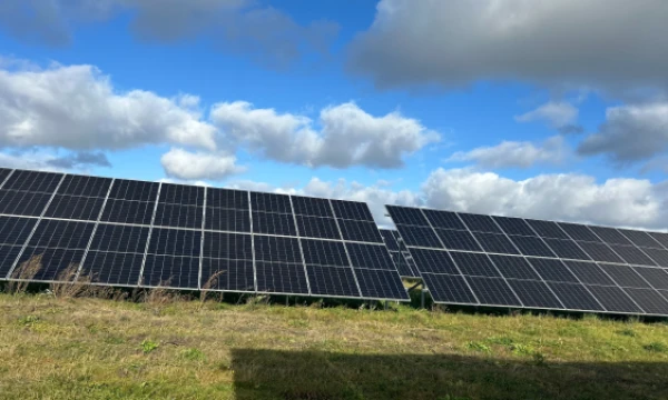 „Datera“ už 199 kW galingumo saulės elektrinę jos statytojams iš viso sumokėjo per 129.000 Eur, o dotacija sudarė daugiau kaip 79.000 Eur. „Datera“ už 199 kW galingumo saulės elektrinę jos statytojams iš viso sumokėjo per 129.000 Eur, o dotacija sudarė daugiau kaip 79.000 Eur.