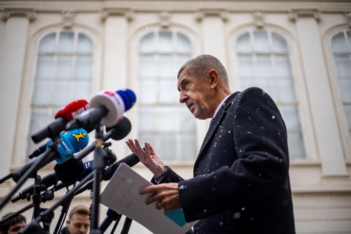 Čekijos prezidentas sutiko premjeru paskirti rinkimų nugalėtoją Babišą