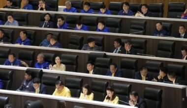 Tailando premjeras paleido parlamentą - Delfi