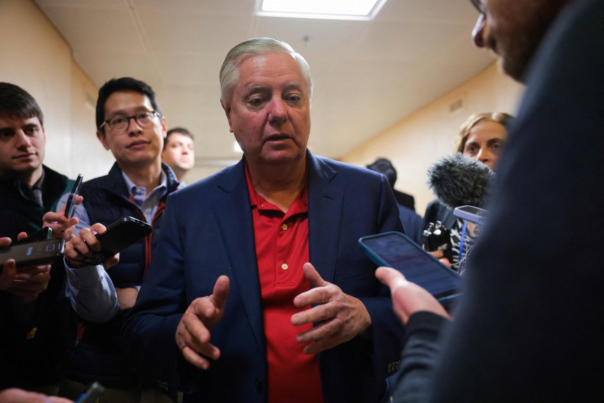 Grahamas ragina Trumpą konfiskuoti rusų tanklaivius ir perduoti Ukrainai „Tomahawk“