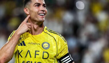 Ronaldo prieš karjeros pabaigą nori pasiekti 1000 įvarčių ribą