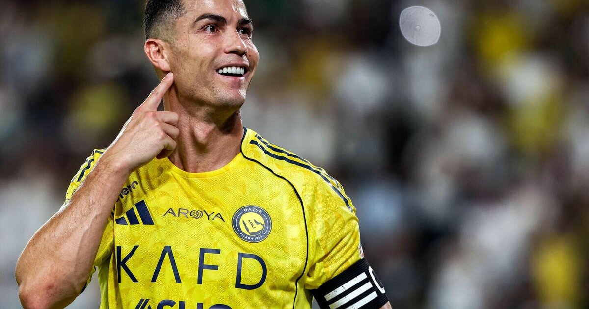 Ronaldo prieš karjeros pabaigą nori pasiekti 1000 įvarčių ribą