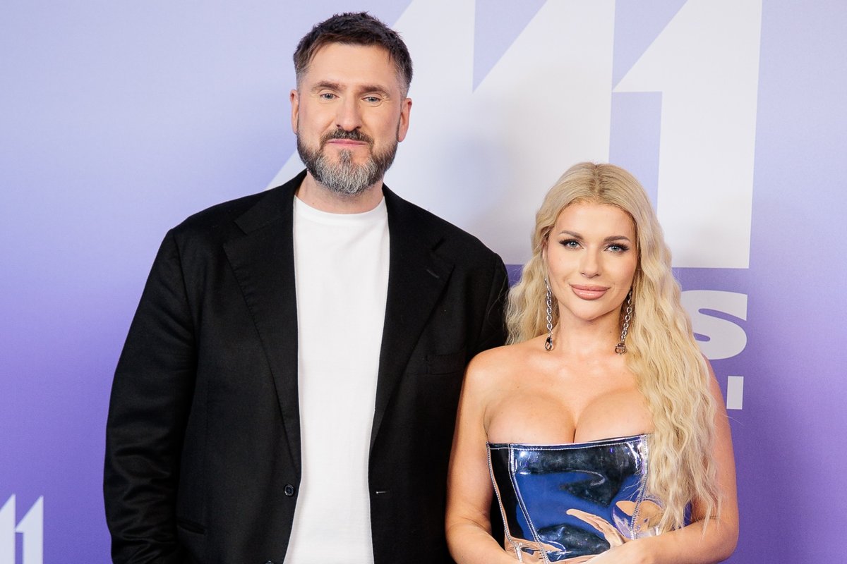 M1 apdovanojimuose – su įspūdinga dama pozavęs Gediminas Jaunius: kas ji?