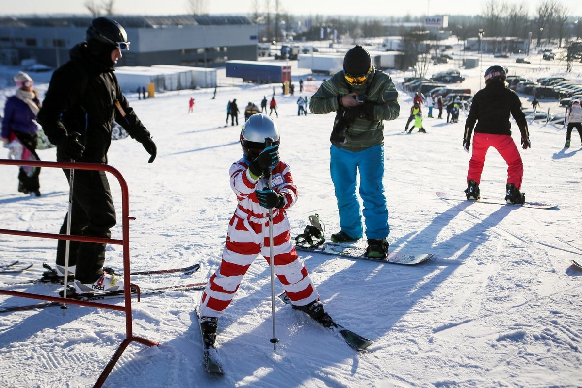 Liepkalnyje prasidėjo slidinėjimo sezonas - Delfi verslas