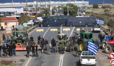 Graikijoje protestuojantys ūkininkai užėmė du Kretos oro uostus