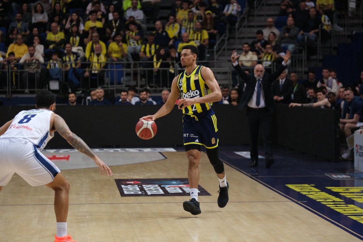 Stambulo derbyje „Fenerbahče“ ir be Šaro patiesė būsimus „Žalgirio“ varžovus - Delfi