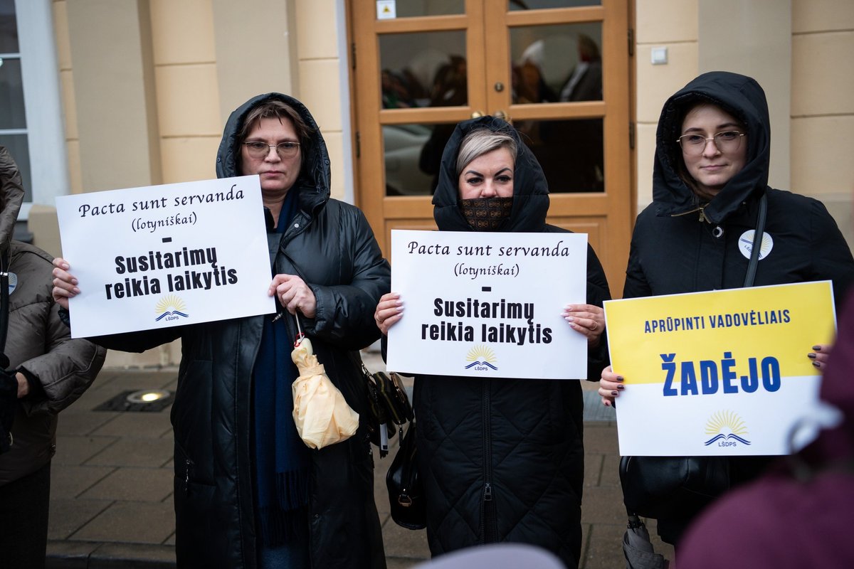 Vyriausybėje – atnaujintas biudžetas: daugiau pinigų mokytojams, pareigūnams