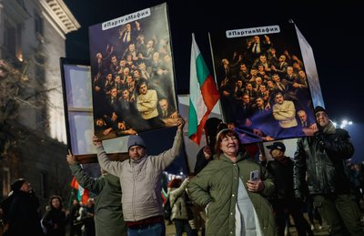 Bulgarijoje – didžiuliai protestai: žmonės reikalauja vyriausybės atsistatydinimo