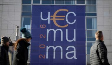 Bulgarija nuo sausio įsiveda eurą: ką žinoti keliaujantiems