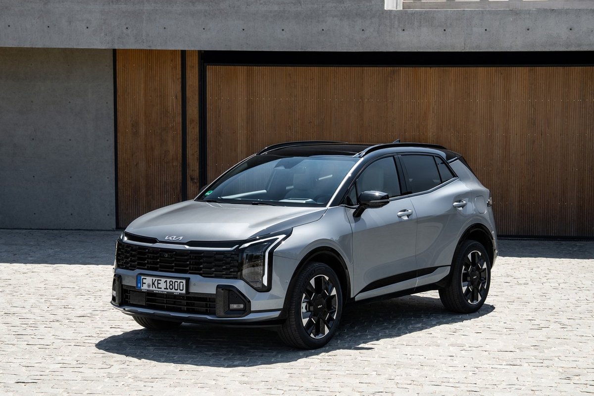 Nedideli išvaizdos pokyčiai – tik ledkalnio viršūnė: kaip gamintojai keičia automobilius?