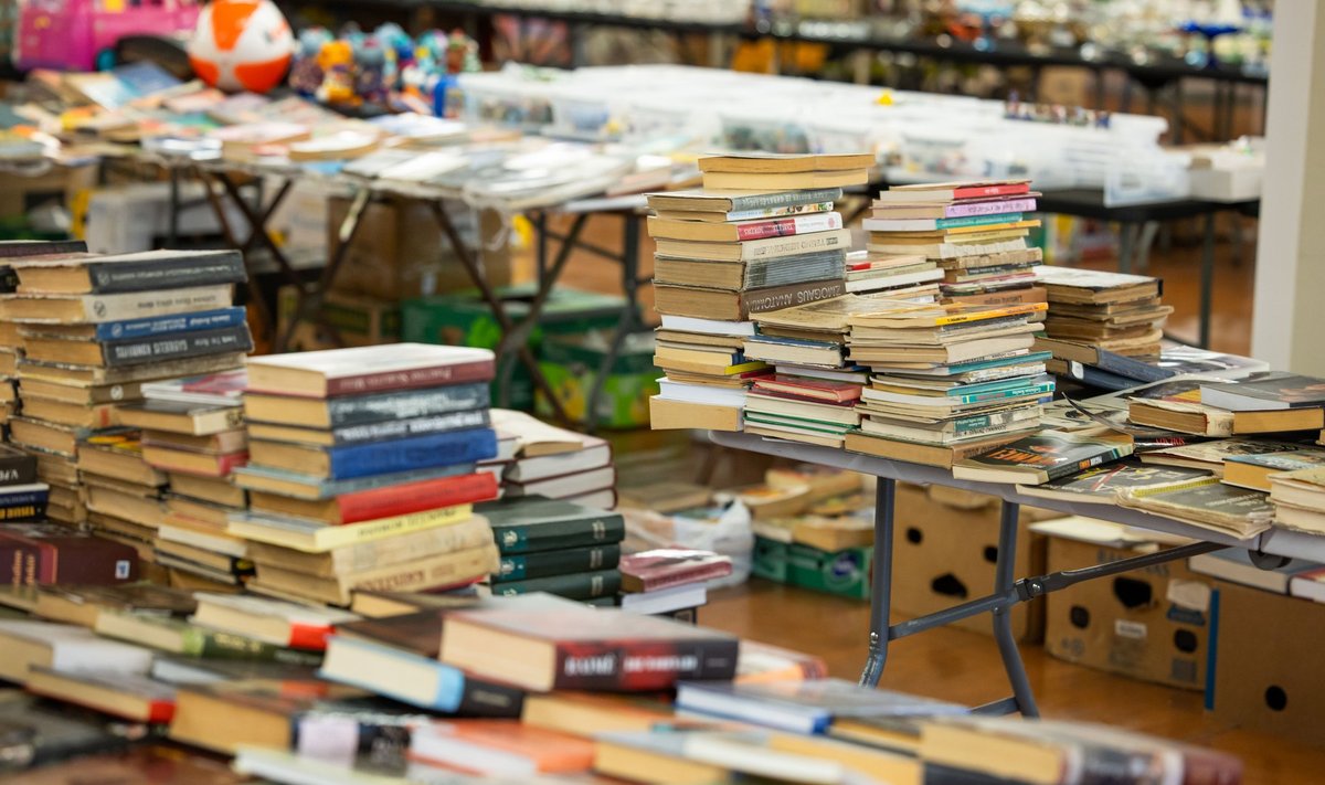 Kalėdinė Antikvarinių daiktų ir sendaikčių mugė Gariūnuose