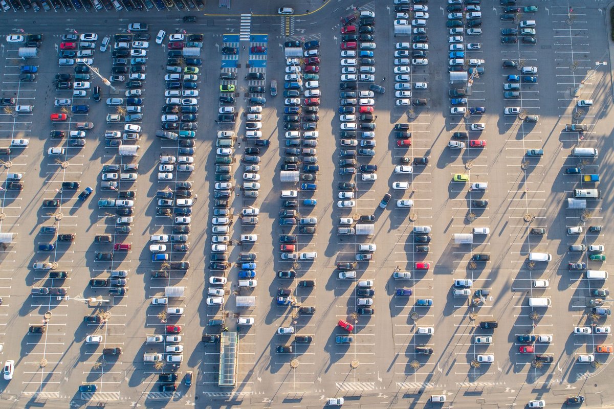 Marijampolėje ilgapirščiai pavogė „Mercedes“ - Delfi