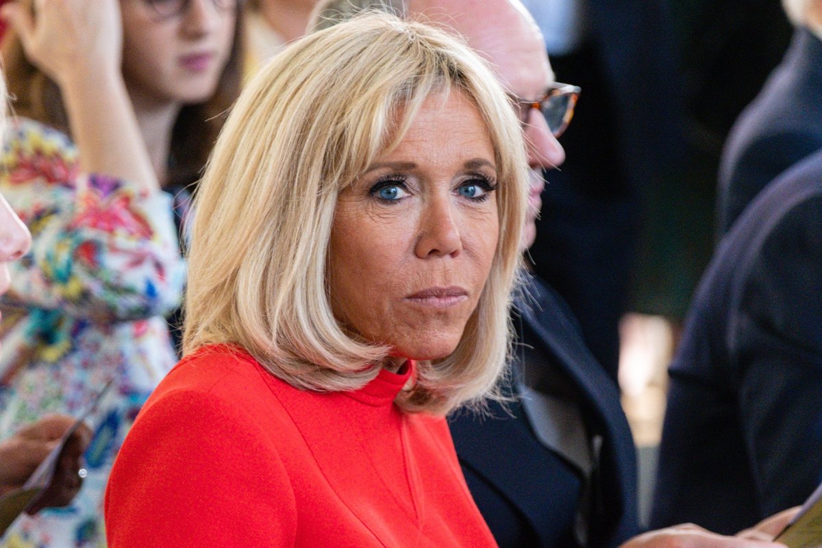 8-erius metus neslopstantis skandalas – Brigitte Macron vėl puolama