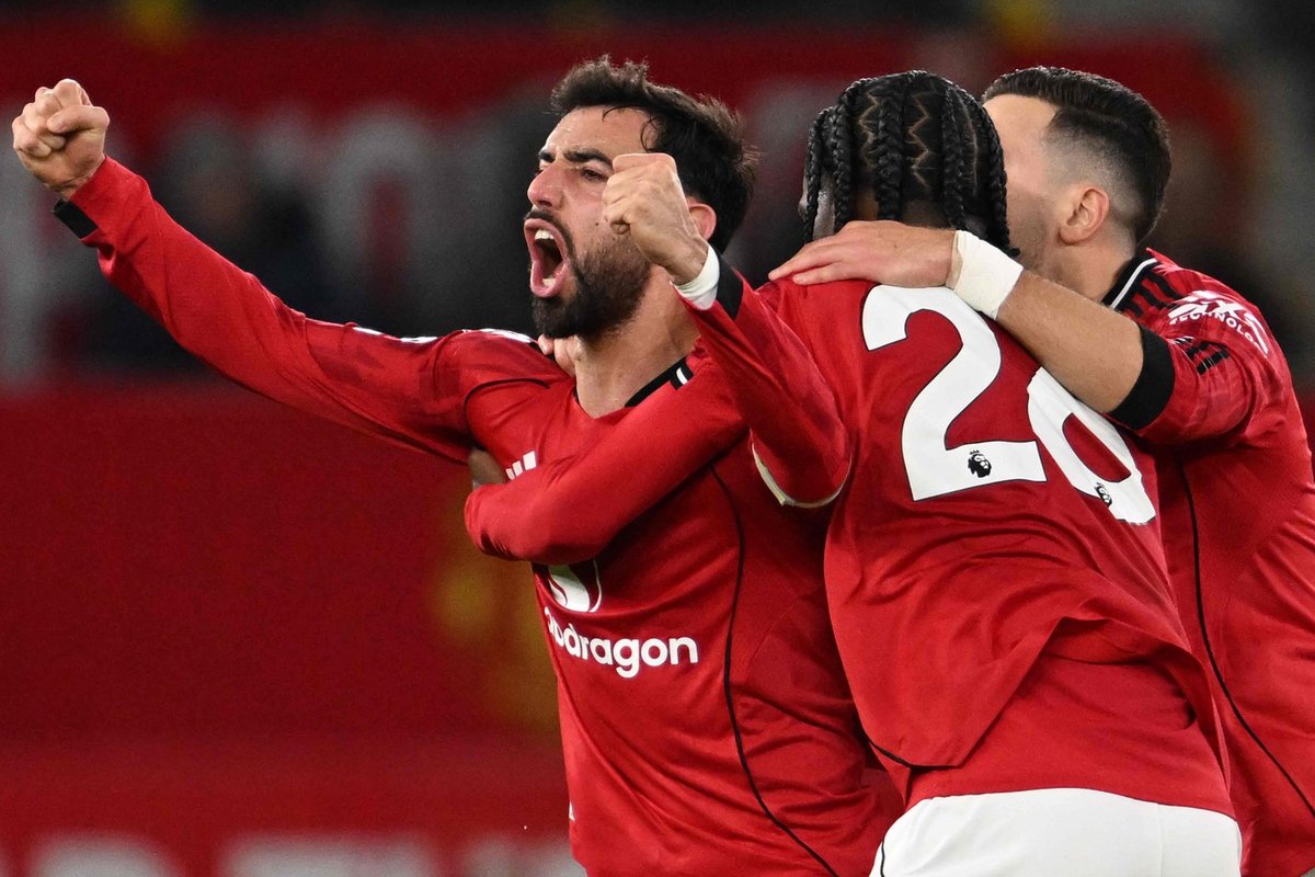 Įvarčių spektaklyje „Manchester United“ paleido pergalę iš rankų