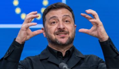 Zelenskis rėžė: dauguma europiečių kaltina Rusiją, bet kai kurie vis dar mielai skrenda pas Putiną