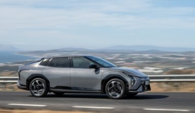 Elektromobiliai atgaivino primirštą kėbulo formą: kas yra „fastbekas“?