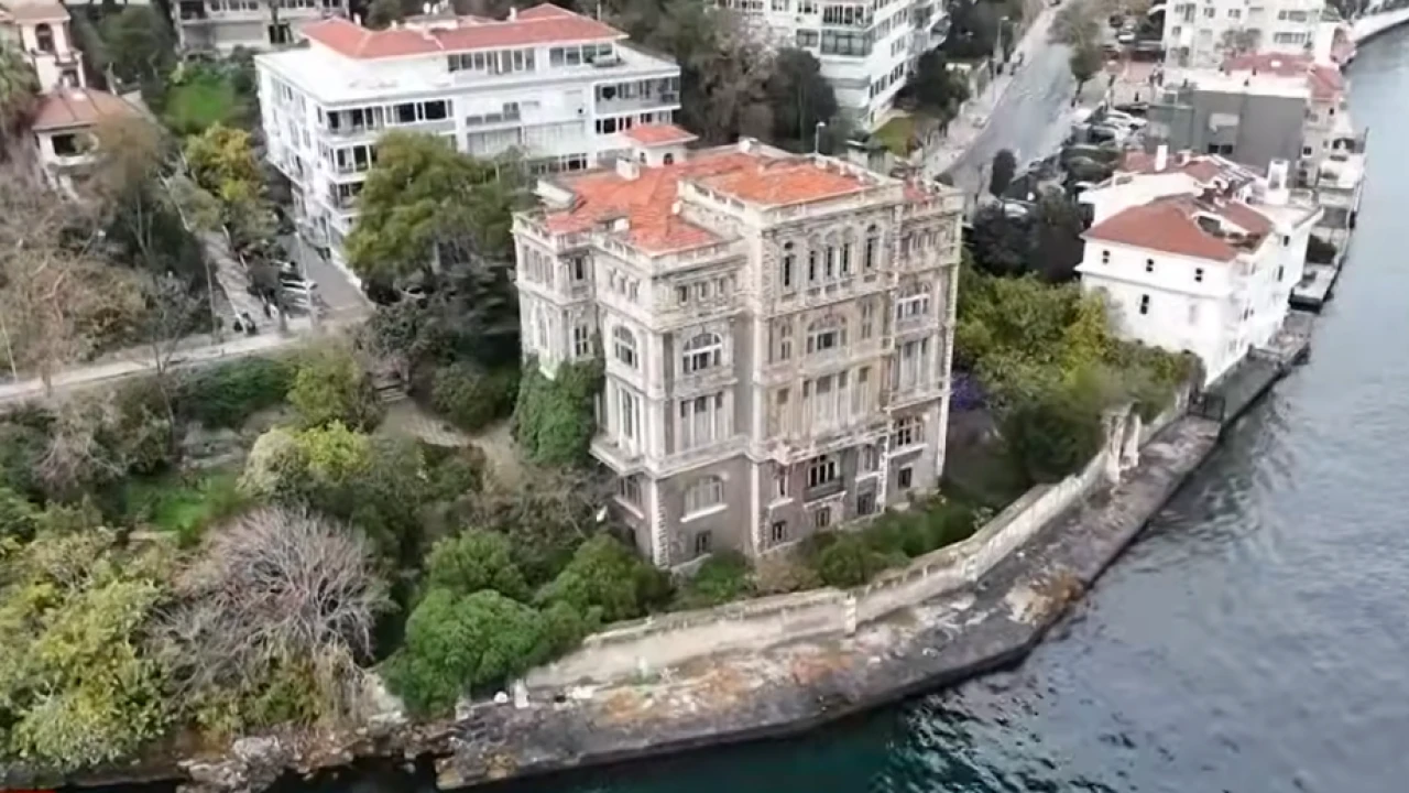 Turkijoje ant prekystalio padėta brangiausia šalies vila