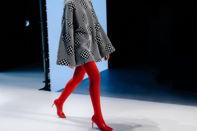 Raudona šiais metais – viena madingiausių spalvų.