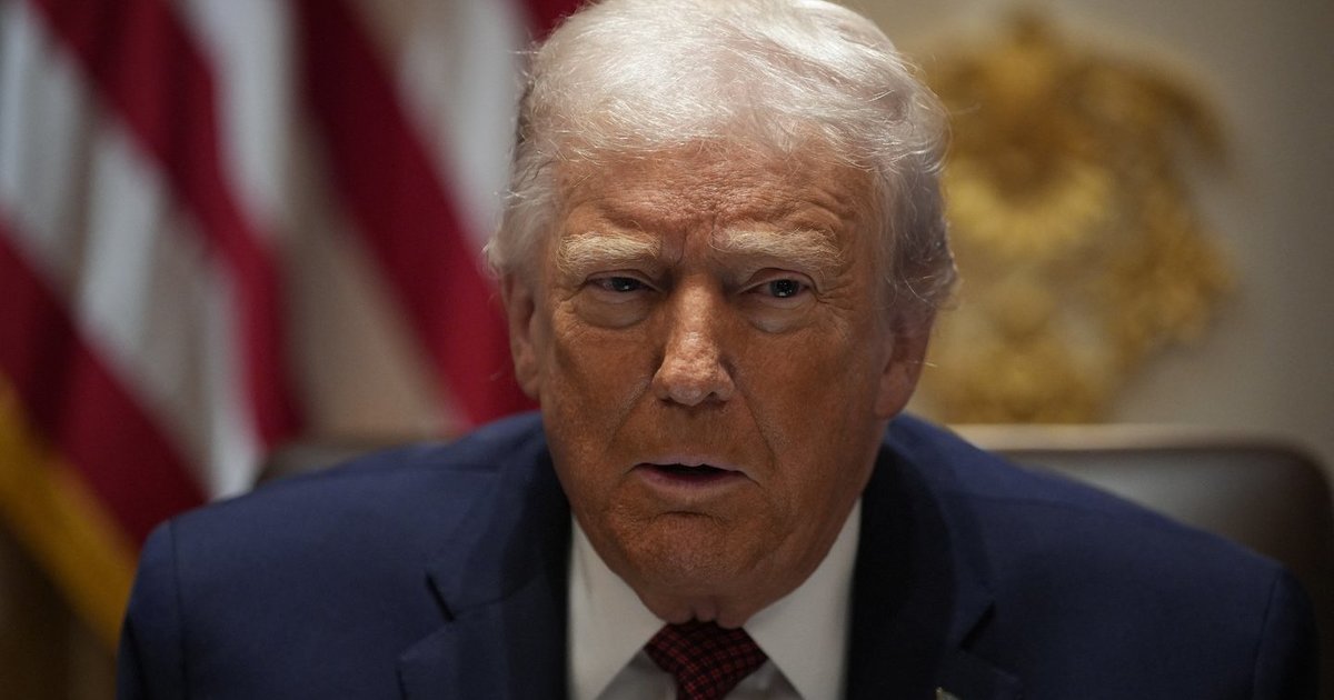 Trumpas paskelbė atleidžiantis įkalintą rinkimų rezultatų neigėją, nors tam neturi teisės