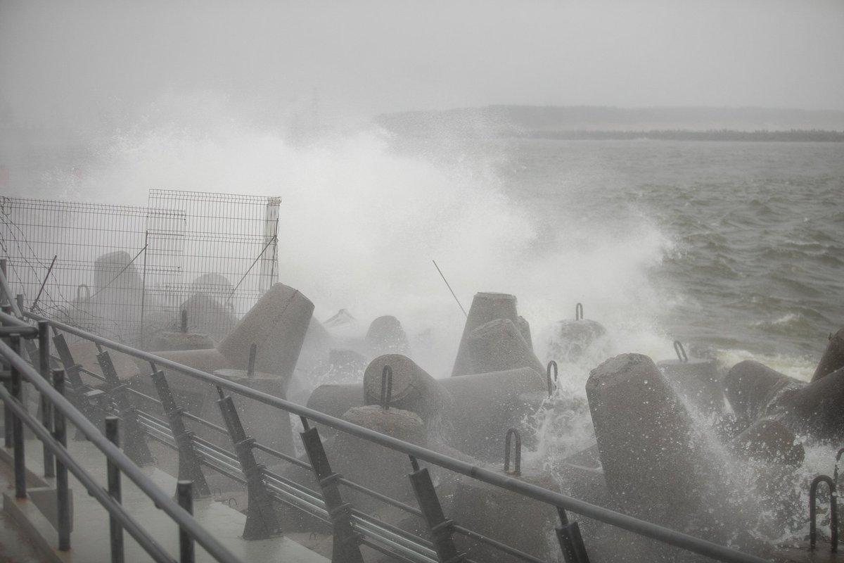 Savaitgalis bus vėjuotas: atslenka stiprius vėjus nešantis ciklonas - Delfi