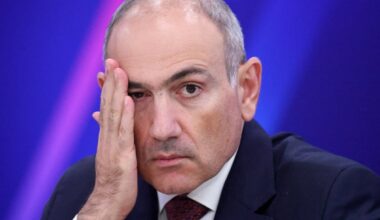 Į Maskvą skridęs Pašiniano lėktuvas beveik valandą suko ratus ore