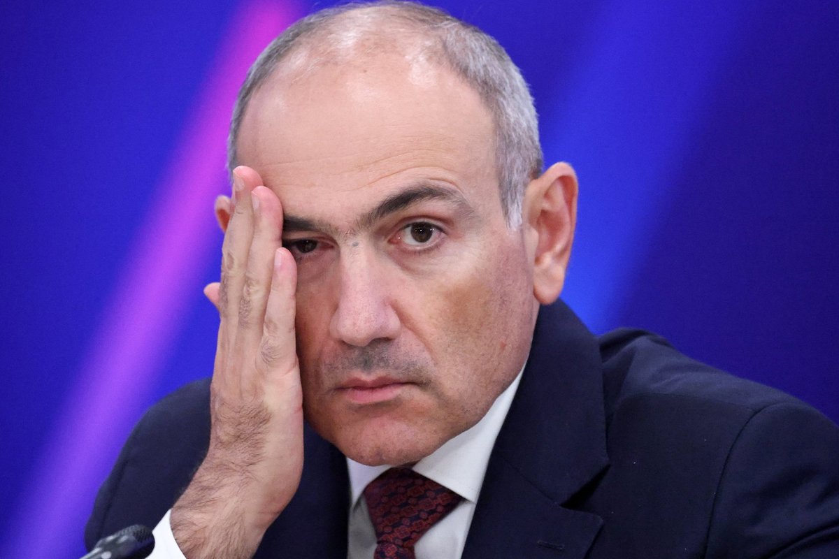 Į Maskvą skridęs Pašiniano lėktuvas beveik valandą suko ratus ore