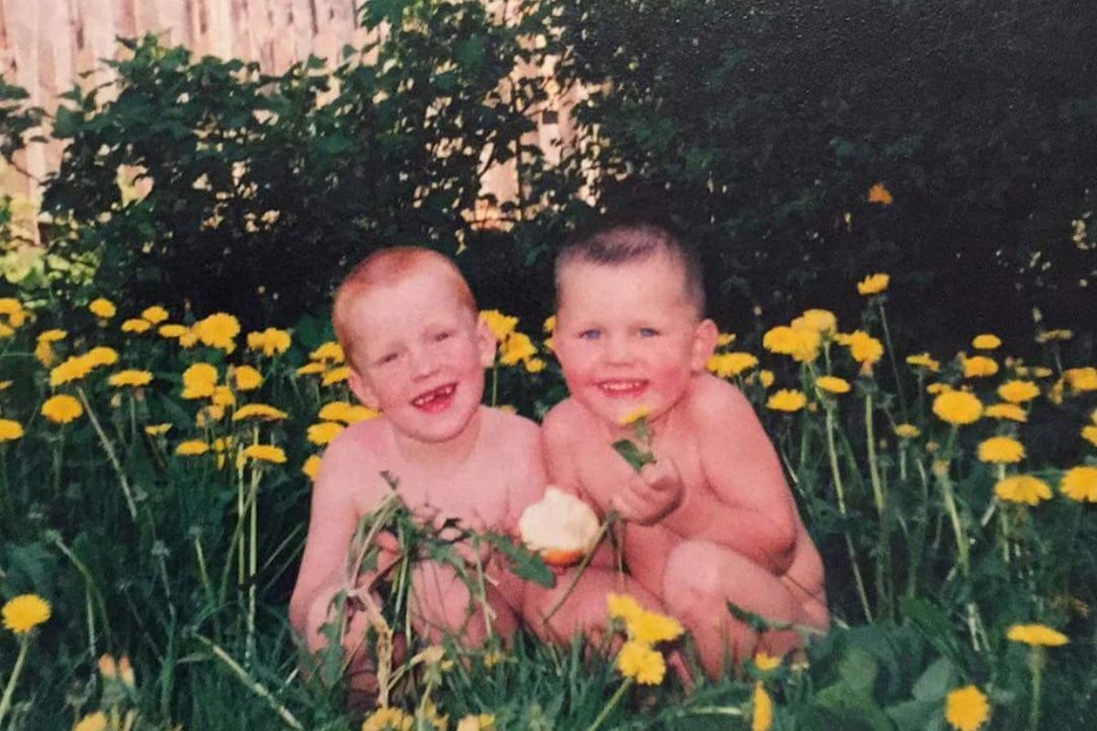 Žinomas krepšininkas pasidalijo akimirka iš vaikystės – ar atpažįstate, kas jis?