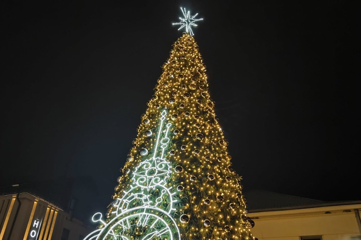 Ukmergėje įžiebta Kalėdų eglė - Kalėdos