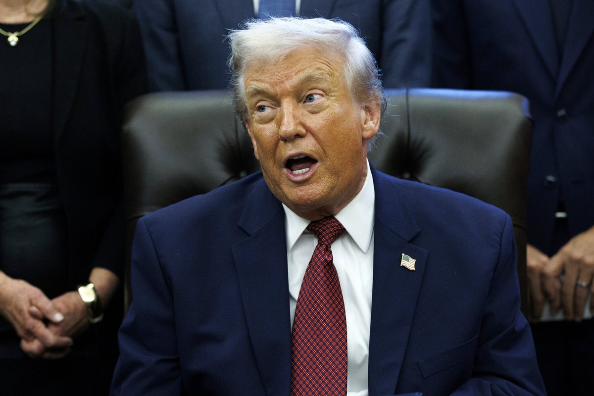 Nauja Trumpo nuotrauka plačiai aptarinėjama socialiniuose tinkluose