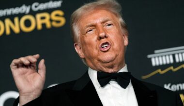 Karas Ukrainoje. „Esu nusivylęs“: Trumpas kritikuoja Zelenskį dėl JAV taikos plano - Delfi