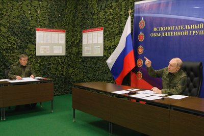 Prieš susitikimą su amerikiečiais – kruopščiai surežisuotas Putino pasirodymas