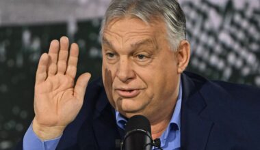 Orbanas sako gavęs Putino pažadą