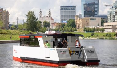 Seimas leido savivaldybėms prižiūrėti laivybą ir tikrinti keleivių bilietus