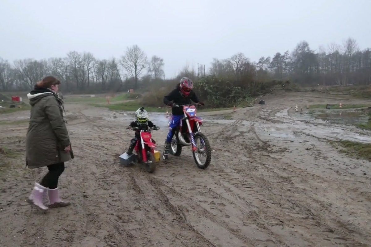Mamos įkelti vaizdo įrašai sulaukė audringų reakcijų