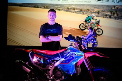 Dovydas Karta ir jo Dakaro motociklas Honda