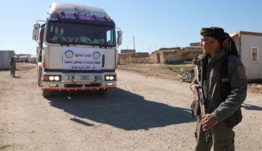 Tarp kurdų ir Damasko kyla įtampa dėl integracijos susitarimo