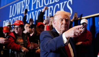 „Rytoj turėsiu paskambinti“: Trumpas pasisakė apie atsinaujinusį konfliktą