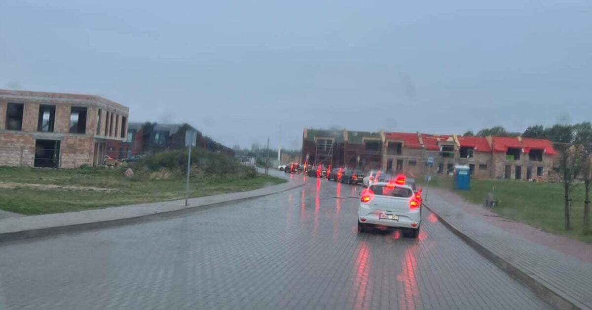 Eitkūnų gatvės gyventojai - eismo įkaitai