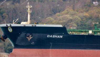 Įtampa Baltijos jūroje: Švedija praneša apie Rusijos „šešėliniame laivyne“ pastebėtą uniformuotą įgulą