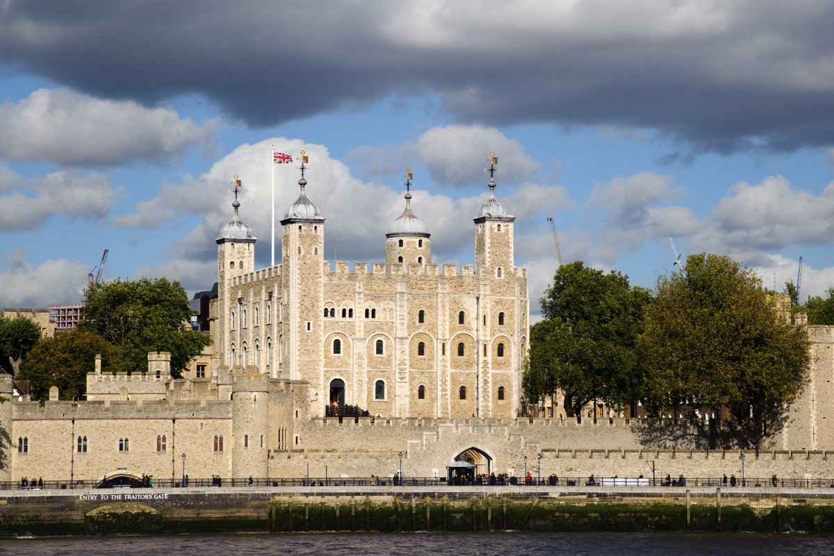 Londono Taueryje suimti keturi protestuotojai