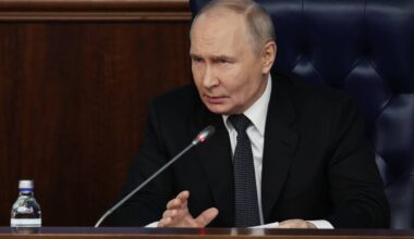 „Europos kiaulės“ praras valdžią: Putinas vėl plūdo Vakarus