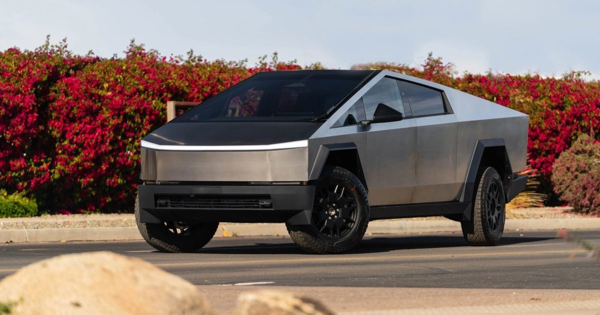„Tesla Cybertruck“ efektas: tiekėjai skaičiuoja milijardinius nuostolius, o pirkėjai – rūdis ant kėbulo