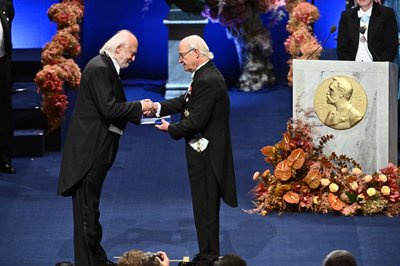 Stokholme įteikti Nobelio premijų medaliai ir diplomai