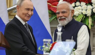 Putinas pareiškė, kad toliau „nepertraukiamai“ tieks degalus Indijai